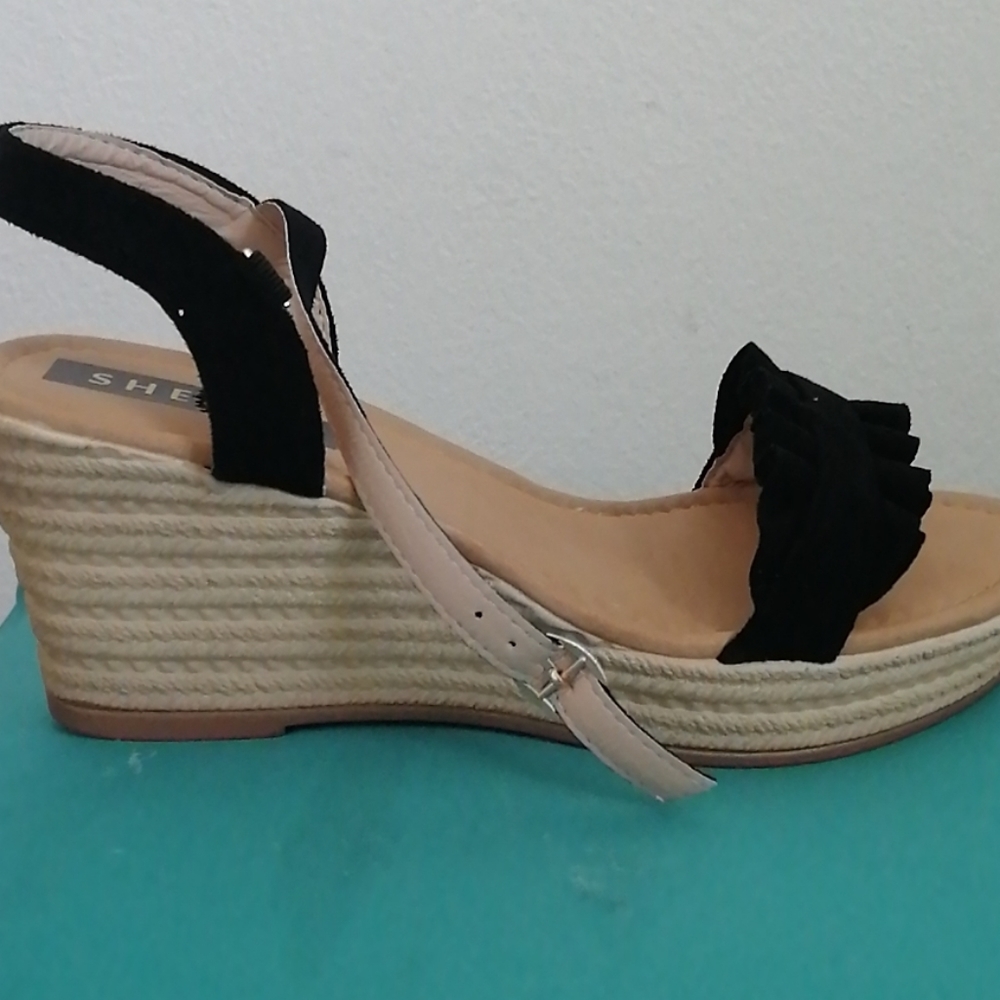 Beautiful wedge sandal with straps